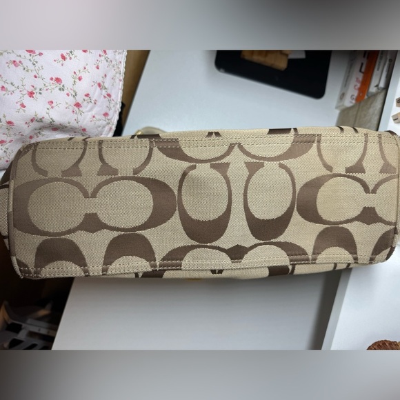 Coach Brown and Yellow Signature Daisy Tote - D1193-F14878 - Picture 7 of 8